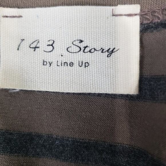 143 Story Brown Black Striped Cutout Cold Shoulder Short Sleeve Casual Top Small - Picture 8 of 8